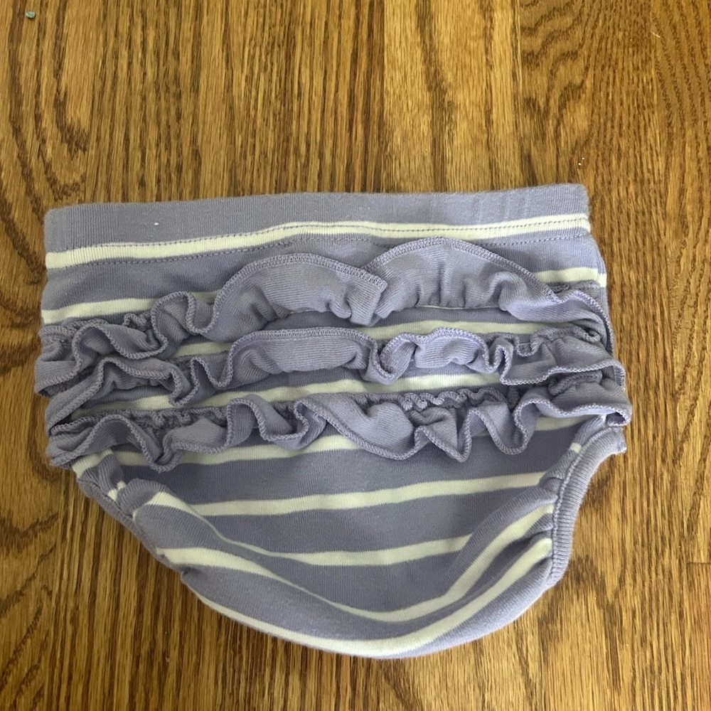 Hanna Andersson Lavender Skater Dress with diaper cover, leggings, and sweatpant - Picture 7 of 11